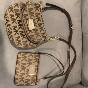 MICHAEL KORS crossbody and wristlet set
